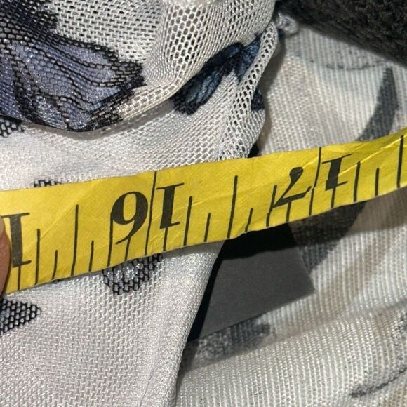 *New* Harper & Ivy Butterfly Print Short Sleeve Mesh Baby Tee Ladies Size Small - Picture 10 of 11